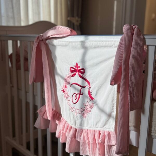 Baby crib decor